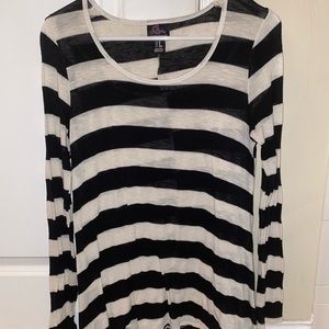 Long sleeve maternity shirt